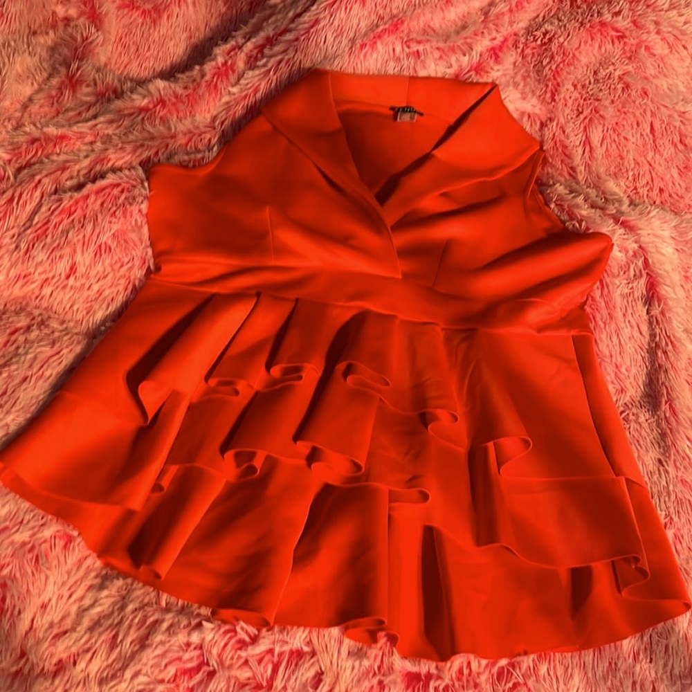 Venus sleeveless high low ruffled blouse